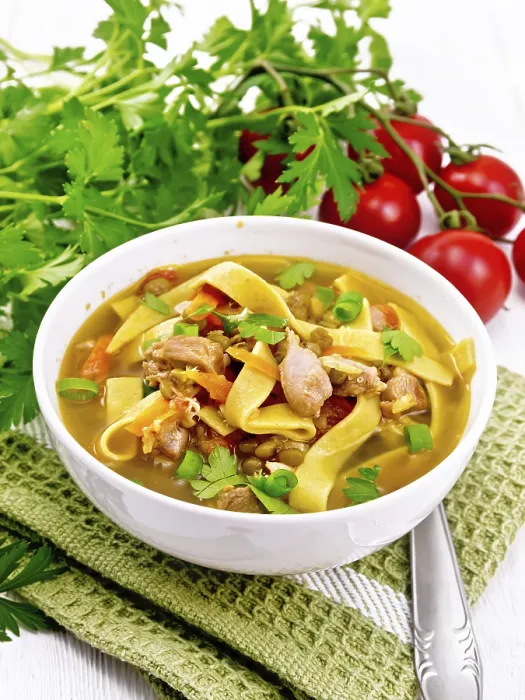 Gerahmter Druck : Suppe mit Fleisch, Tomaten, Gemüse. Gerahmter Druck : Suppe mit Fleisch, Tomaten, Gemüse.