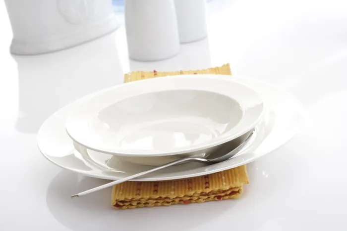 Gerahmter Druck : Leere Suppenschalen Gerahmter Druck : Leere Suppenschalen