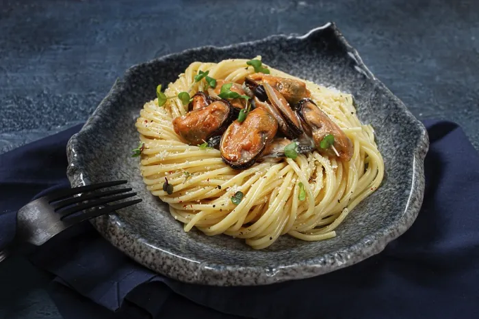 Gerahmter Druck : Spaghetti mit Muscheln, ohne Schale. Gerahmter Druck : Spaghetti mit Muscheln, ohne Schale.
