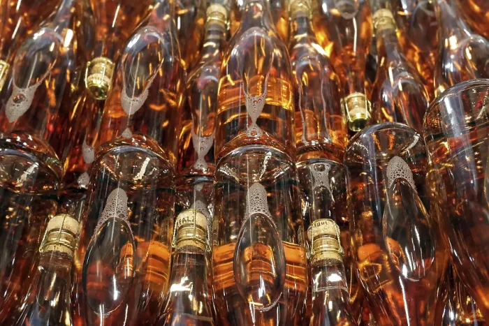 Gerahmter Druck : Sekt-Lagerung Gerahmter Druck : Sekt-Lagerung