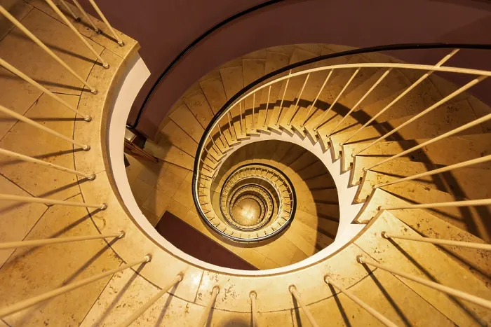 Gerahmter Druck : Treppenhaus mit Spiralform Gerahmter Druck : Treppenhaus mit Spiralform