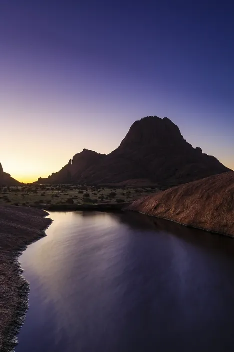 Gerahmter Druck : Spitzkoppe vor Abendhimmel Gerahmter Druck : Spitzkoppe vor Abendhimmel