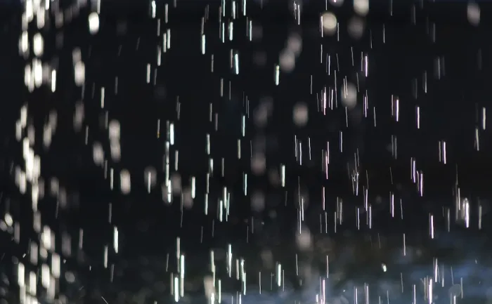 Gerahmter Druck : Spritzende Wassertröpfchen in Bewegung abstrakte Blur-Hintergrundmuster. Gerahmter Druck : Spritzende Wassertröpfchen in Bewegung abstrakte Blur-Hintergrundmuster.