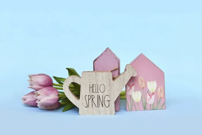 Gerahmter Druck : Frühlingsdekorarrangement mit Haus. Gerahmter Druck : Frühlingsdekorarrangement mit Haus.