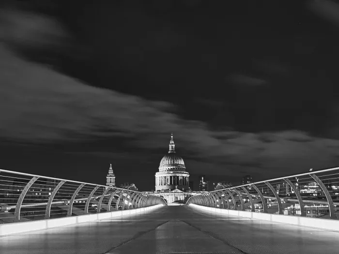 Gerahmter Druck : St Pauls Cathedral von Millennium Bridge Gerahmter Druck : St Pauls Cathedral von Millennium Bridge