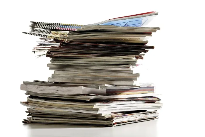 Gerahmter Druck : Zeitschriftenstapel Gerahmter Druck : Zeitschriftenstapel