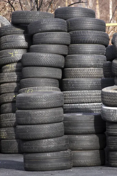 Gerahmter Druck : Reifenstapel Gerahmter Druck : Reifenstapel
