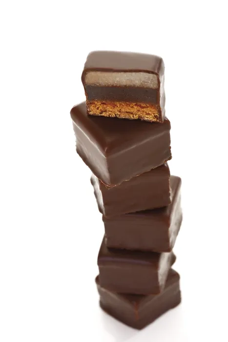 Gerahmter Druck : Gestapelte Dominosteine, Biscuits Gerahmter Druck : Gestapelte Dominosteine, Biscuits