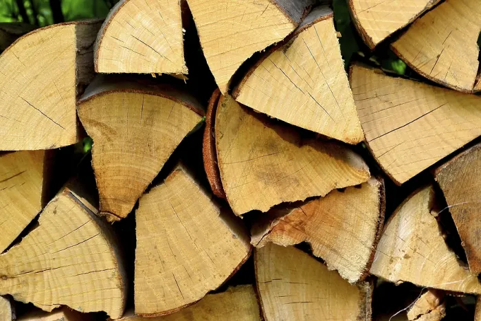 Gerahmter Druck : Gestapeltes Holz. Gerahmter Druck : Gestapeltes Holz.