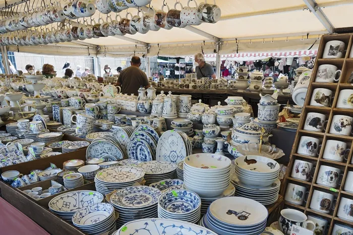 Gerahmter Druck : Stall mit Geschirr, Auer Dult Gerahmter Druck : Stall mit Geschirr, Auer Dult