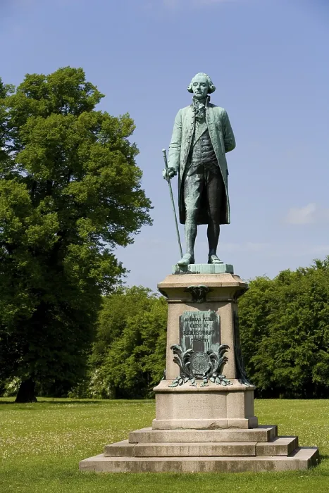 Gerahmter Druck : Statue von Andreas Peter, Graf von Bernstorff. Gerahmter Druck : Statue von Andreas Peter, Graf von Bernstorff.