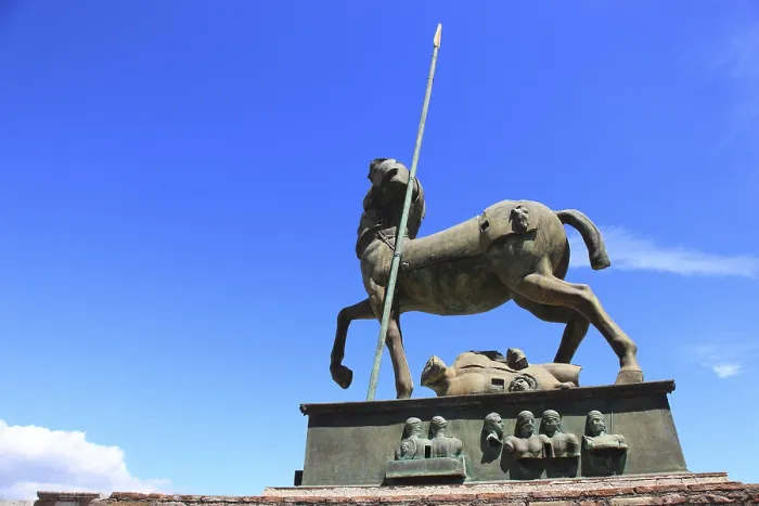 Gerahmter Druck : Statue eines Zentauren im Bereich des Forums. Gerahmter Druck : Statue eines Zentauren im Bereich des Forums.