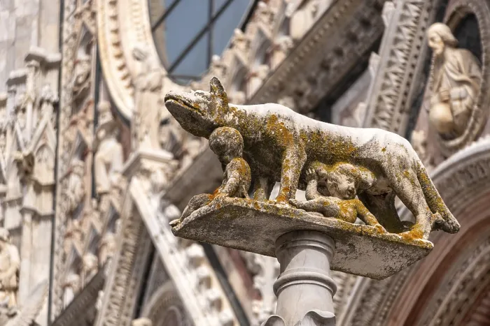 Gerahmter Druck : Statue von Romulus und Remus, die von dem Wulfe gefüttert werden. Gerahmter Druck : Statue von Romulus und Remus, die von dem Wulfe gefüttert werden.