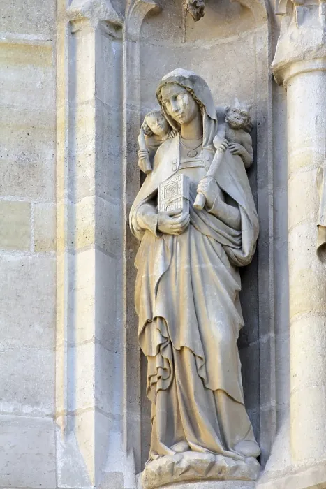 Gerahmter Druck : Statue von einem Heiligen, Saint-Jacques-Turm Gerahmter Druck : Statue von einem Heiligen, Saint-Jacques-Turm