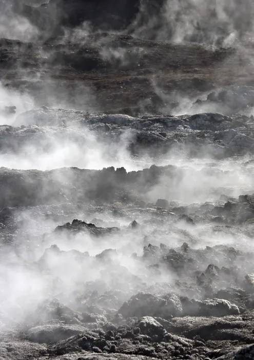 Gerahmter Druck : Schwellende Lavafelder, Überbleibsel einer Eruption 1984. Gerahmter Druck : Schwellende Lavafelder, Überbleibsel einer Eruption 1984.