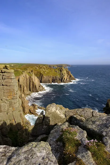 Gerahmter Druck : Steile Küste, Aussicht vom Podernack Point. Gerahmter Druck : Steile Küste, Aussicht vom Podernack Point.