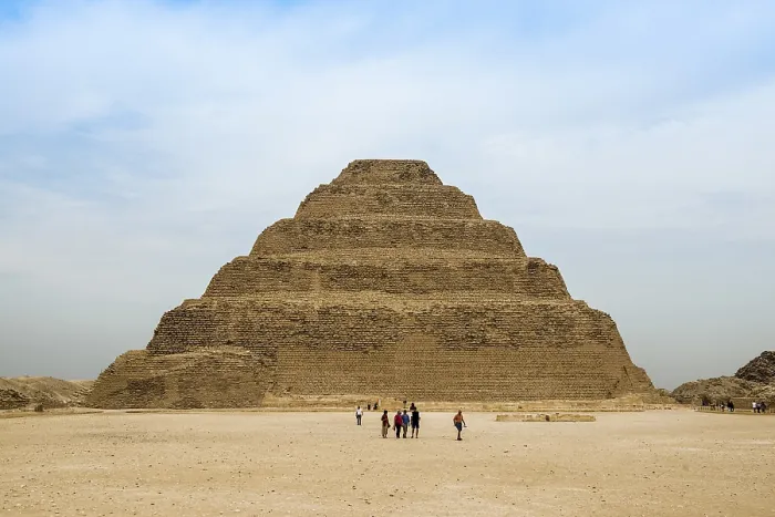 Gerahmter Druck : Schritt-Pyramide, Pyramid von Djoser Gerahmter Druck : Schritt-Pyramide, Pyramid von Djoser