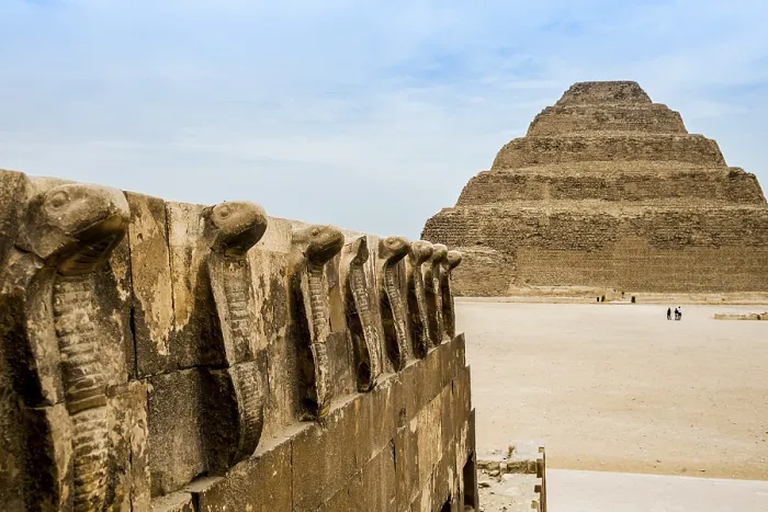 Gerahmter Druck : Stepenpyramide, Pyramid von Djosers Gerahmter Druck : Stepenpyramide, Pyramid von Djosers