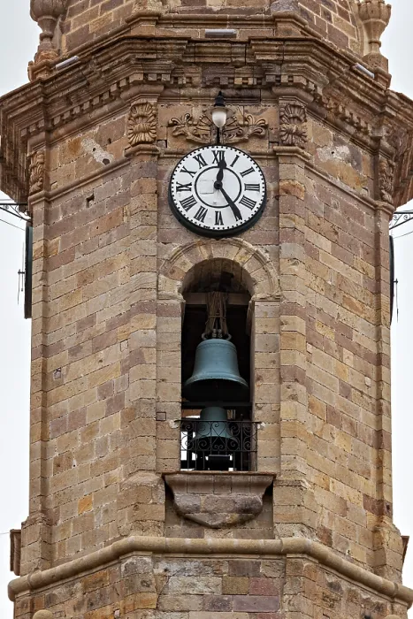 Gerahmter Druck : Steinerner Glockenturm mit Uhr und Glocke. Gerahmter Druck : Steinerner Glockenturm mit Uhr und Glocke.