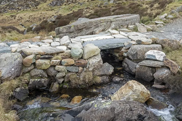 Gerahmter Druck : Steinbrücke, LLyn-Idwal-Fußweg Gerahmter Druck : Steinbrücke, LLyn-Idwal-Fußweg