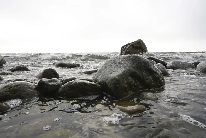 Gerahmter Druck : Steine am Strand Gerahmter Druck : Steine am Strand