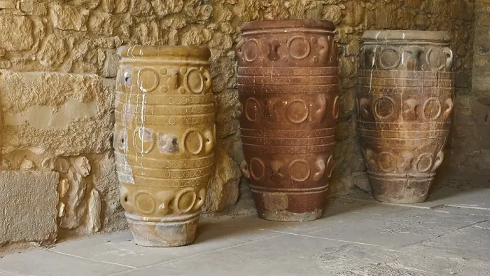 Gerahmter Druck : Lagerhaus, drei hohe Pithoi Gerahmter Druck : Lagerhaus, drei hohe Pithoi
