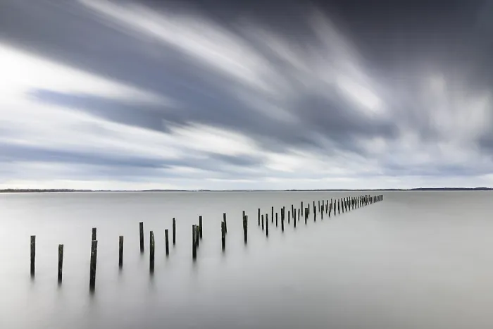 Gerahmter Druck : Sturm am Dummersee, Steg. Gerahmter Druck : Sturm am Dummersee, Steg.