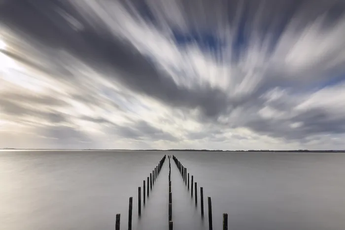 Gerahmter Druck : Sturm am Dummersee, Steg. Gerahmter Druck : Sturm am Dummersee, Steg.