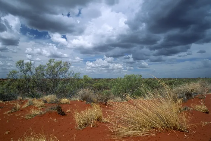Gerahmter Druck : Stürmische Wolken über dem Outback. Gerahmter Druck : Stürmische Wolken über dem Outback.