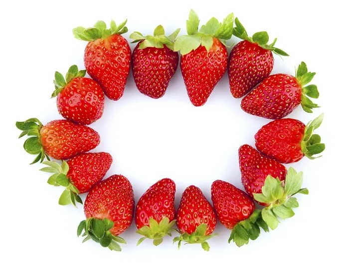 Gerahmter Druck : Erdbeeren Rahmen, isoliert auf weiß. Gerahmter Druck : Erdbeeren Rahmen, isoliert auf weiß.