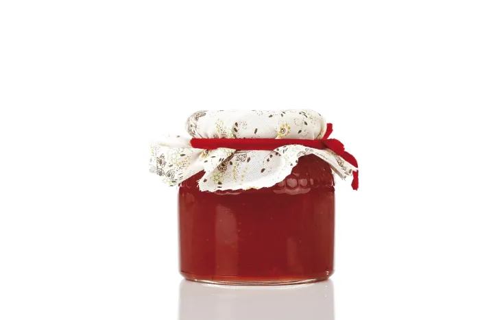 Gerahmter Druck : Konserve mit Erdbeermarmelade Gerahmter Druck : Konserve mit Erdbeermarmelade