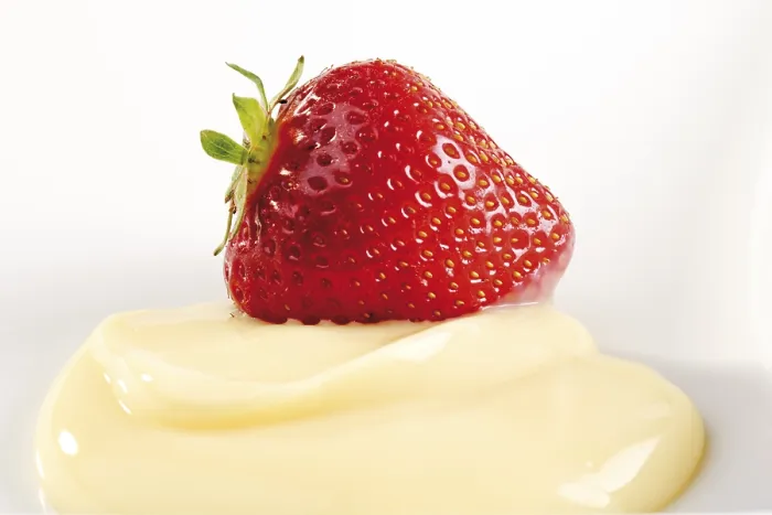 Gerahmter Druck : Erdbeereis und Vanillepudding Gerahmter Druck : Erdbeereis und Vanillepudding