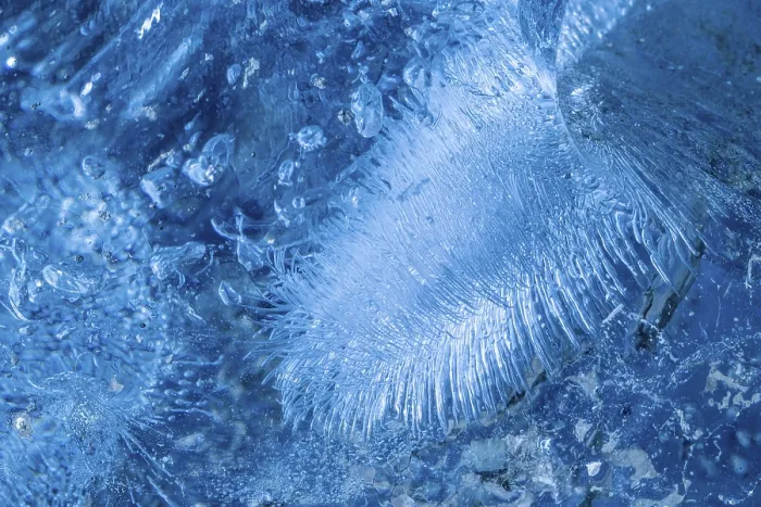 Gerahmter Druck : Strukturen in Gletschereis, Eisgrotte. Gerahmter Druck : Strukturen in Gletschereis, Eisgrotte.