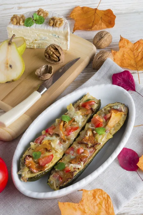 Gerahmter Druck : Gefüllte Zucchini Gerahmter Druck : Gefüllte Zucchini