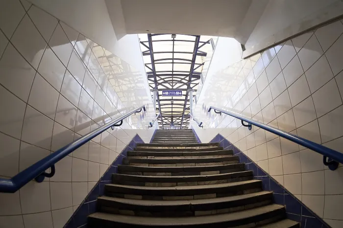 Gerahmter Druck : Austrittsbahnhof