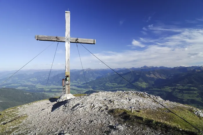 Gerahmter Druck : Gipfelkreuz, Stoderzinken, Steiermark, Österreich. Gerahmter Druck : Gipfelkreuz, Stoderzinken, Steiermark, Österreich.