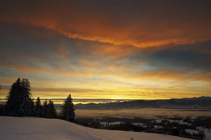 Gerahmter Druck : Sonnenaufgang auf dem Auerberg. Gerahmter Druck : Sonnenaufgang auf dem Auerberg.