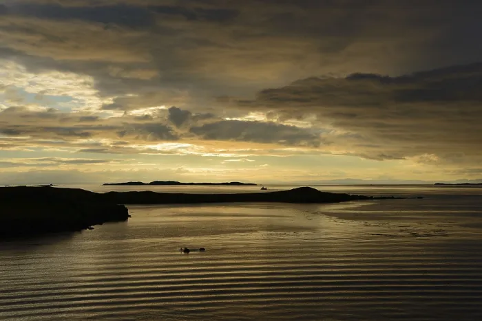 Gerahmter Druck : Sonnenuntergang am Strand, Stykkisholmur.