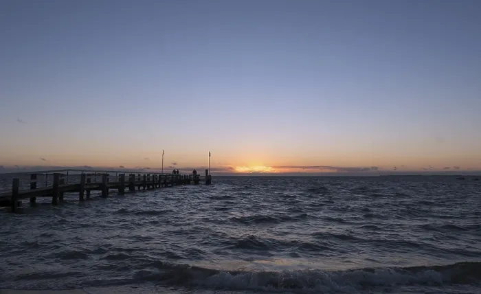 Gerahmter Druck : Sonnenuntergang auf der Utersumer Strand.