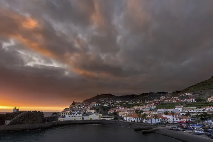 Gerahmter Druck : Sonnenuntergang, Abendstimmung über Ponta do Sol. Gerahmter Druck : Sonnenuntergang, Abendstimmung über Ponta do Sol.