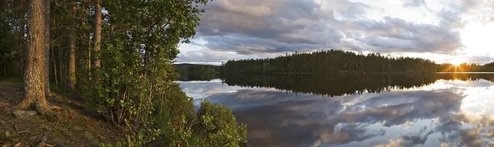 Gerahmter Druck : Sonnenuntergang über einem See bei Ormemyr. Gerahmter Druck : Sonnenuntergang über einem See bei Ormemyr.