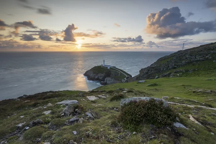Gerahmter Druck : Sonnenuntergang am South Stack Leuchtturm. Gerahmter Druck : Sonnenuntergang am South Stack Leuchtturm.