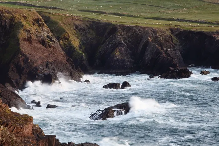 Gerahmter Druck : Surfen, Slea Head, Dingle-Halbinsel Gerahmter Druck : Surfen, Slea Head, Dingle-Halbinsel