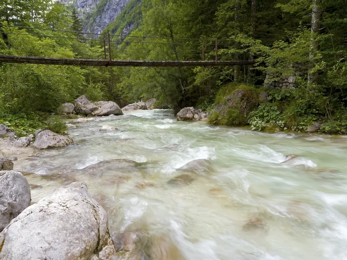 Gerahmter Druck : Hängebrücke über den Soča. Gerahmter Druck : Hängebrücke über den Soča.