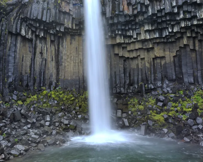 Gerahmter Druck : Svartifoss-Wasserfall, Basalt-Säulen Gerahmter Druck : Svartifoss-Wasserfall, Basalt-Säulen