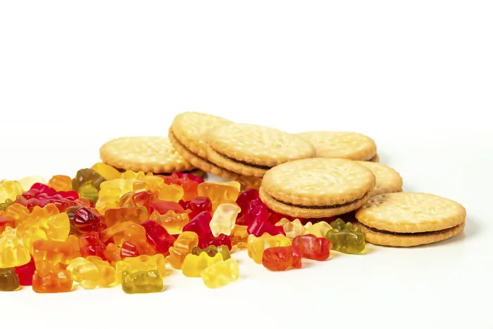 Gerahmter Druck : Süßigkeiten, Pflaumenschnitte und Biscuits Gerahmter Druck : Süßigkeiten, Pflaumenschnitte und Biscuits