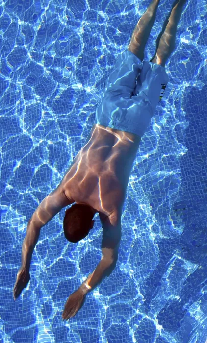 Gerahmter Druck : Schwimmer unter Wasser. Gerahmter Druck : Schwimmer unter Wasser.