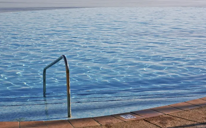 Gerahmter Druck : Schwimmbecken Gerahmter Druck : Schwimmbecken
