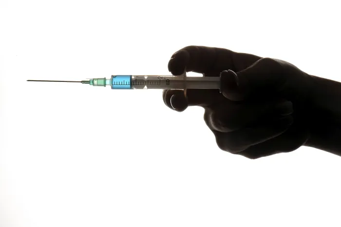 Gerahmter Druck : Syringe Gerahmter Druck : Syringe