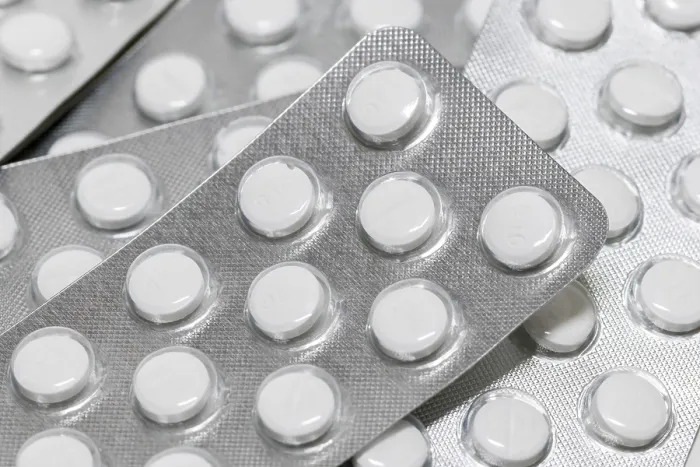 Gerahmter Druck : Tabletten, Blisterpackungen. Gerahmter Druck : Tabletten, Blisterpackungen.